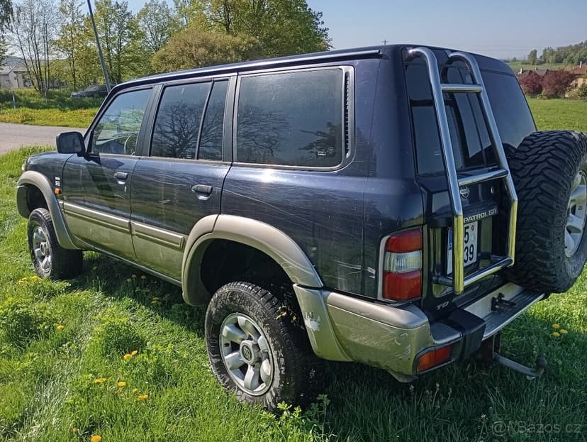 Nissan Patrol GR Wagon 2,8TD 95kW, úprava na spaní
