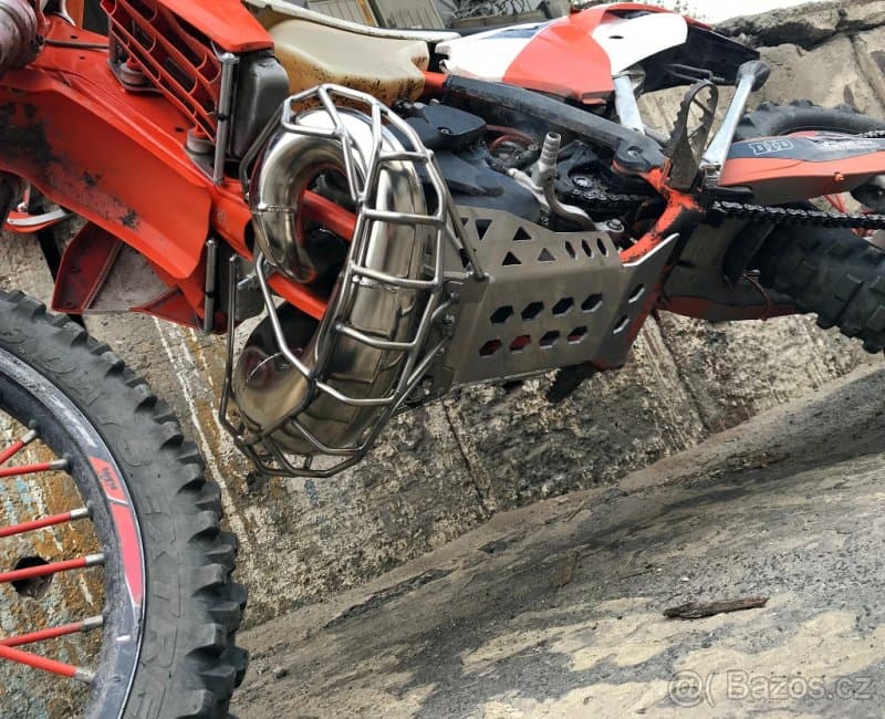 KTM Husqvarna Beta Gas Gas kryt kolene výfuku