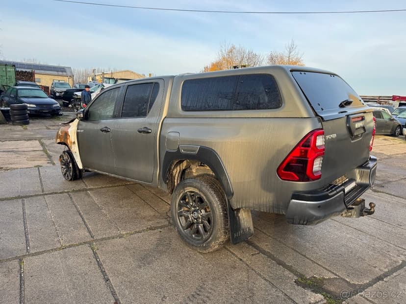 Toyota Hilux DOUBLE CAB INVINCIBLE SPORT