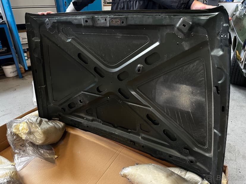 Kapota Jeep Wrangler JK