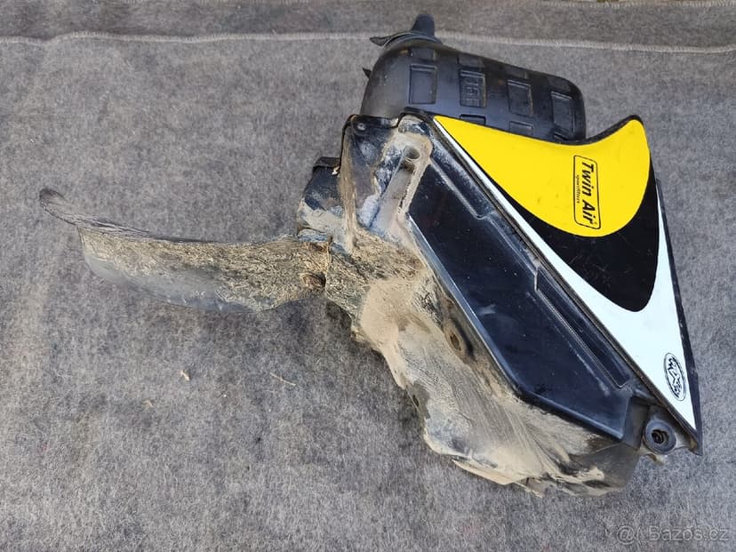 Prodám airbox Suzuki Rm125