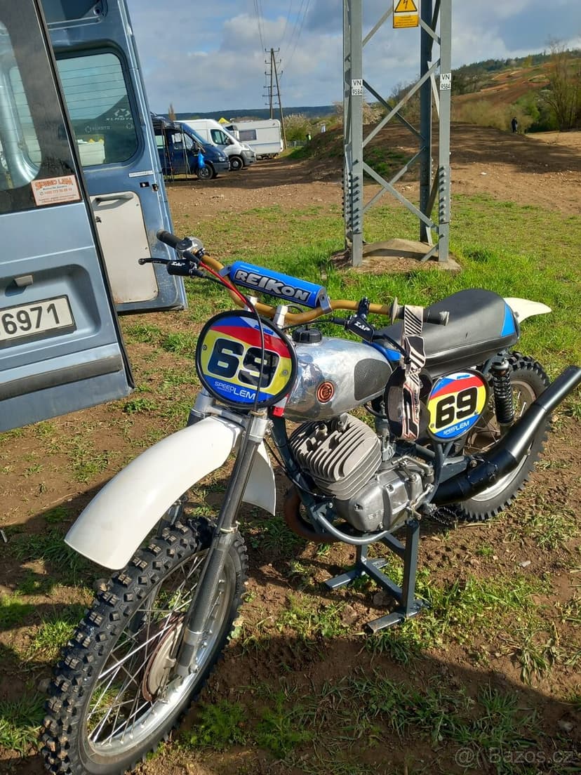 Cz 380-981 motocros clasic