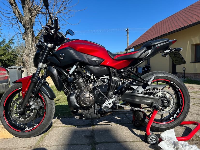 Yamaha MT07 35kw, 2016, červená Lava Red, bez ABS