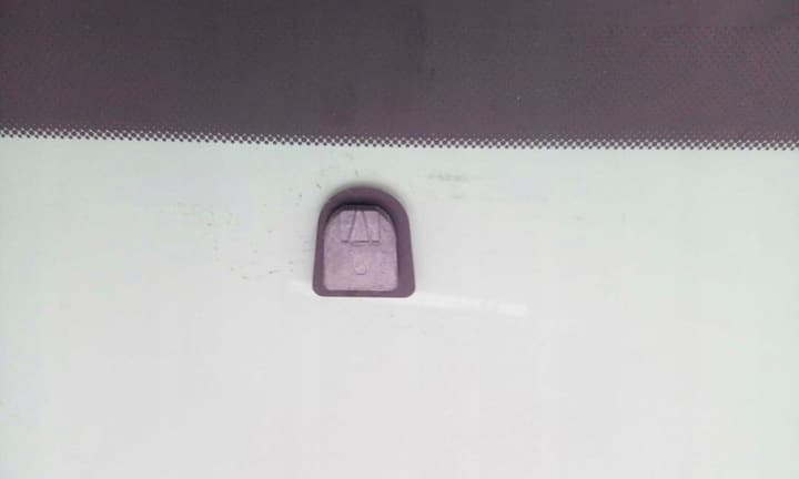 Jeep Cherokee čelní sklo