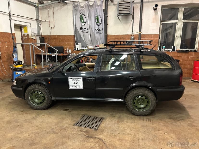 Offroad pneu Kumho 195 R15 100Q s disky 5x100