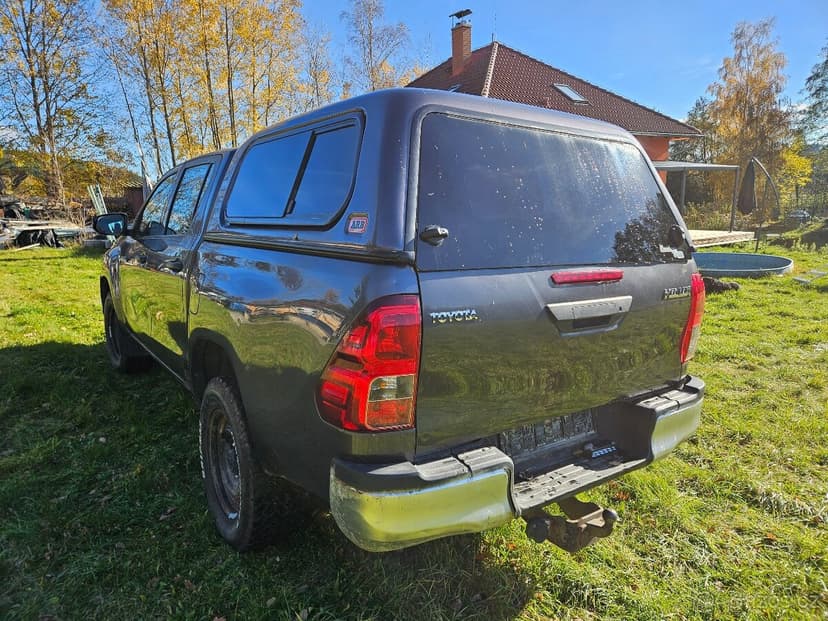 Prodám Toyotu Hilux r.v.2018