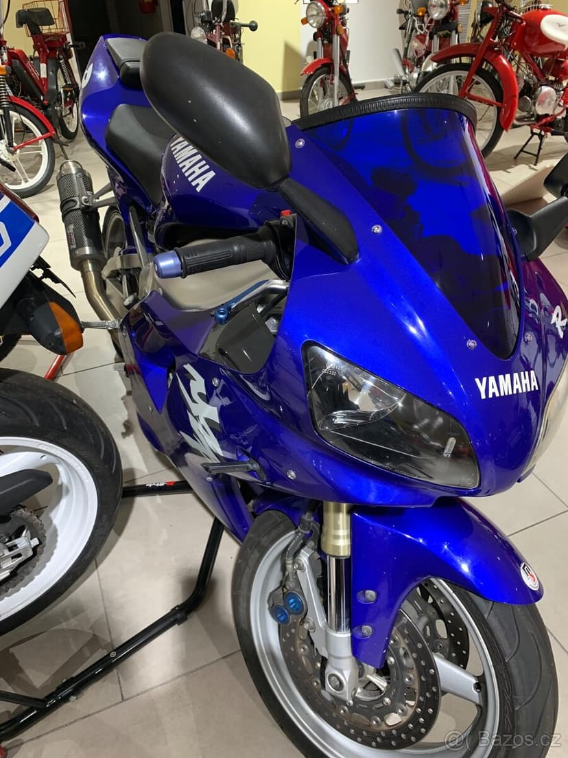 Yamaha YZF R1 -1998 první model