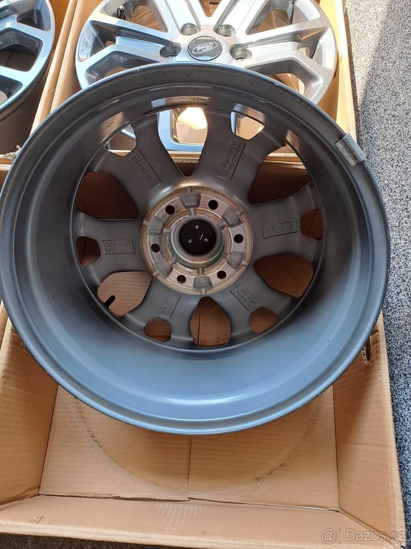 Originál - zánovní Alu Ford Ranger + vw amarok 6x139,7