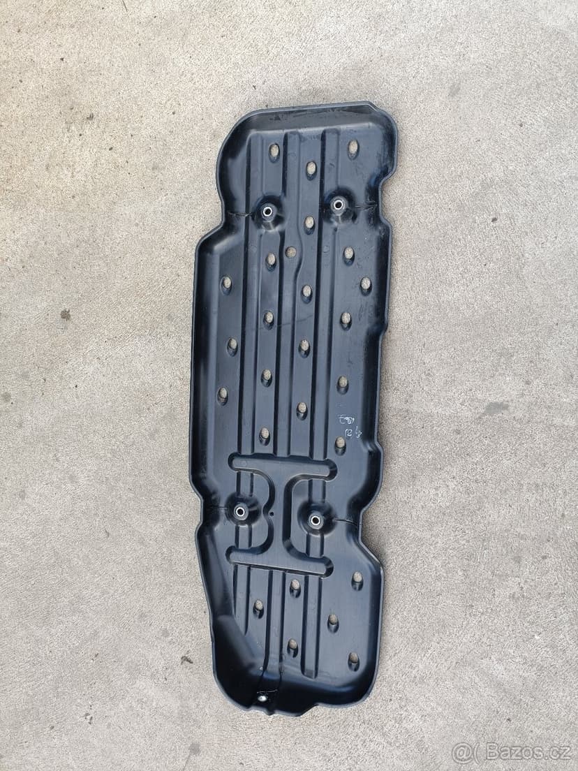 Díly na Toyotu Hilux 2023 (tlumiče, kryty)