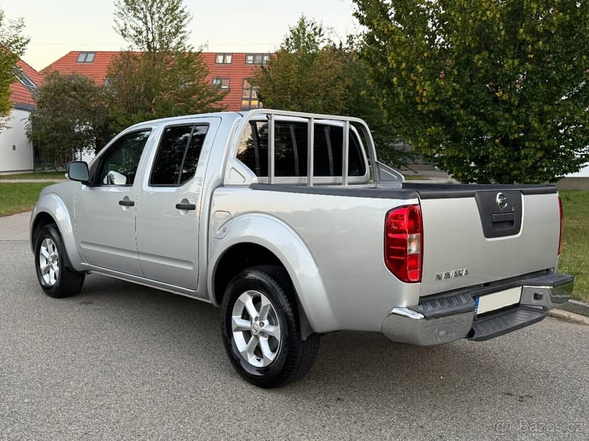 Nissan Navara 2.5CDi 106KW, RV:2015, Nové pneu, Nová STK