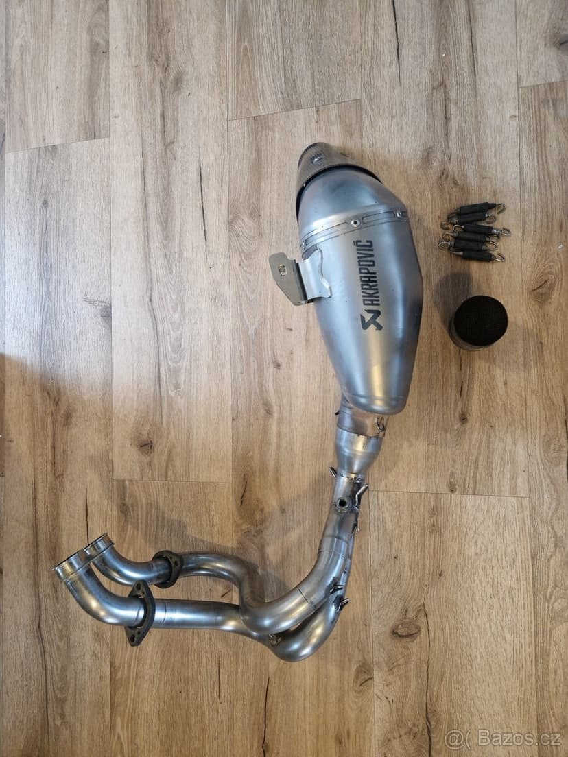 Kawasaki Z650 Akrapovič