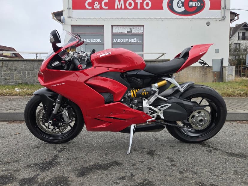 Ducati Panigale V2 2021