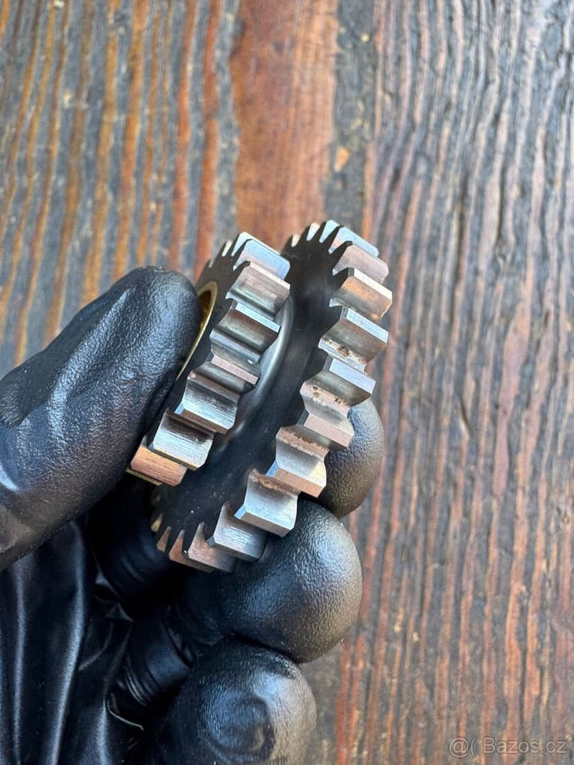 Ozubené kolo mezičlánku hnacího hřídele ktm husqvarna husabe
