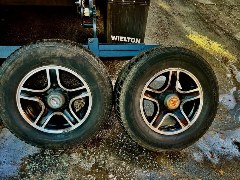 toyota hilux kola dotz