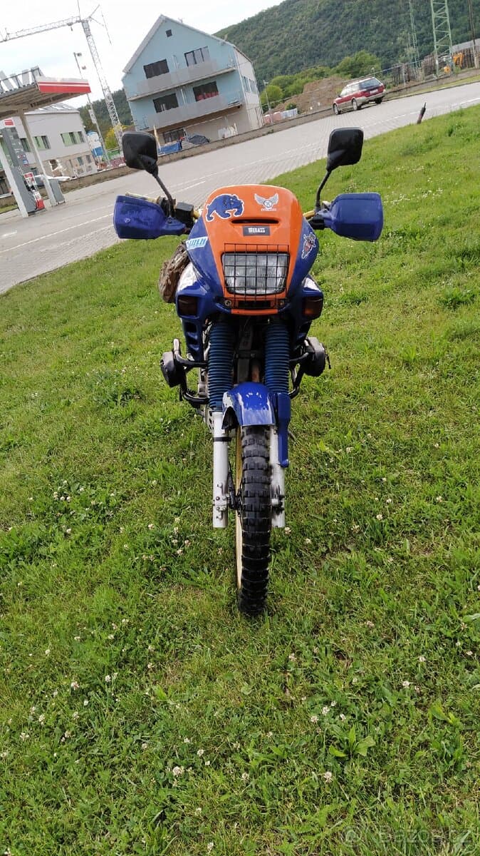 Honda Dominátor 650