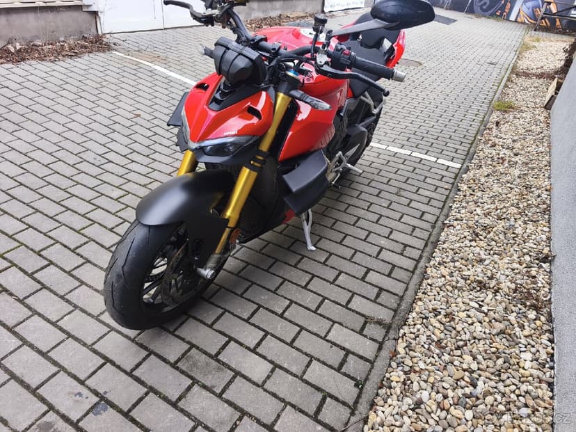Ducati Streetfighter V4S