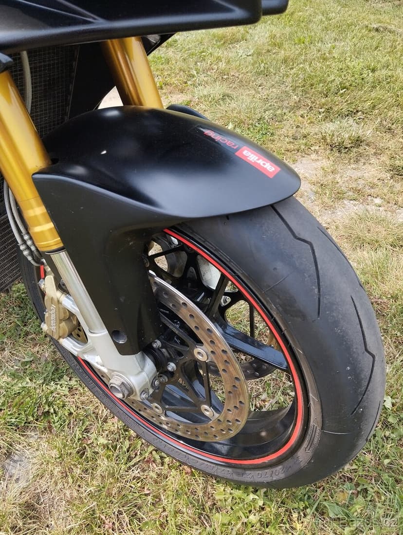 Aprilia Tuono V4