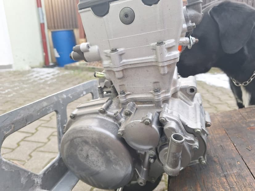 Motor  na Suzuki LTZ 400