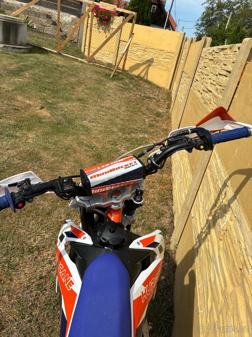 MiniRocket Hurricane 150