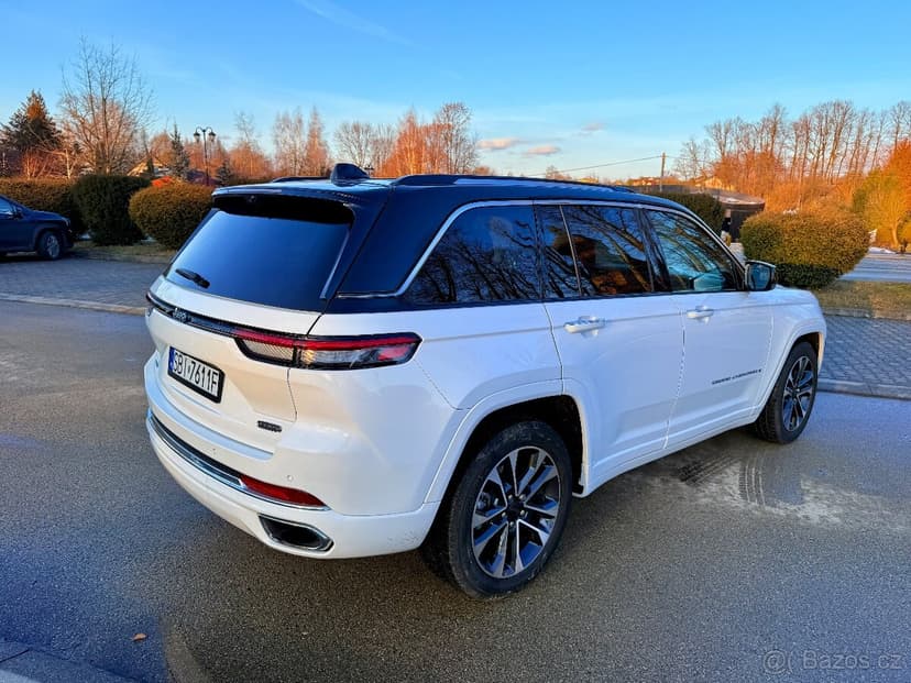 Jeep Grand Cherokee WL 4xe plug ing overland