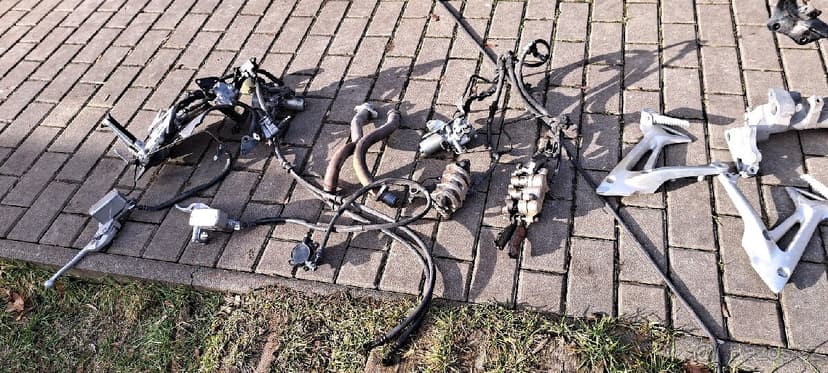 Honda vfr 800 vtec 07 náhradní díly