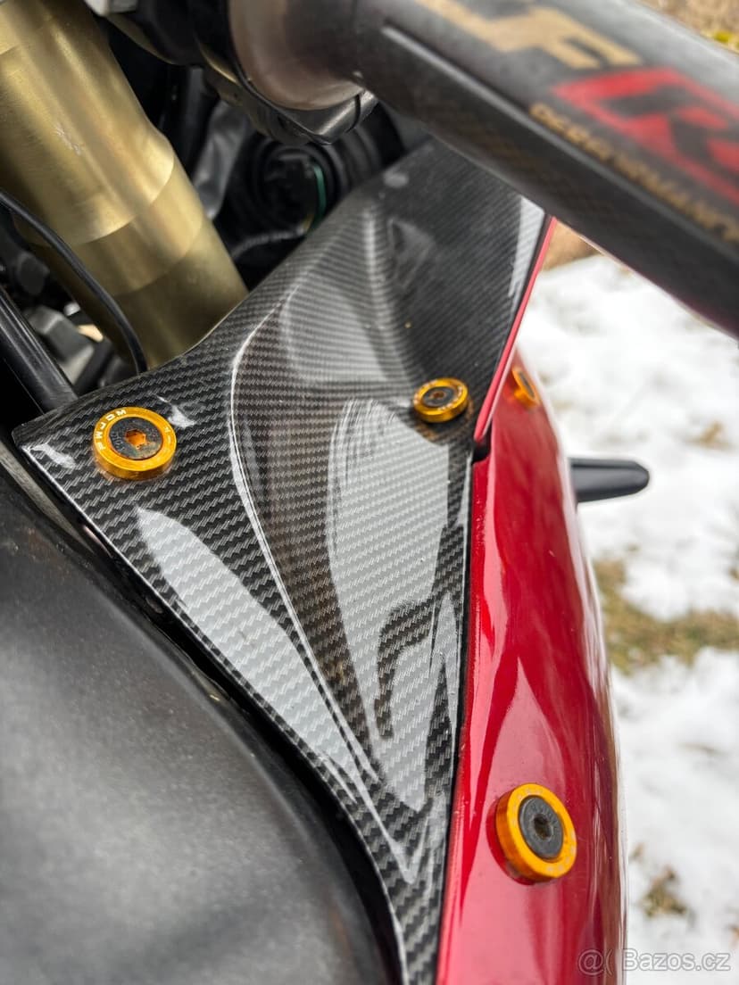 Doplnky na Yamaha R1 02-03 Rn09