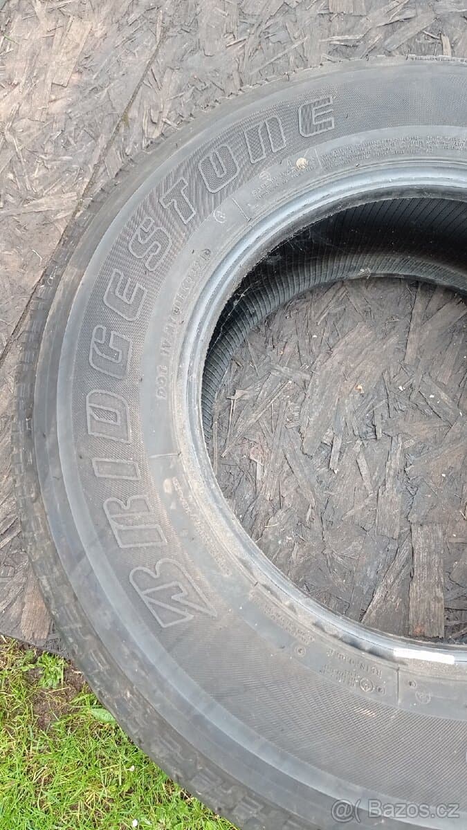 Terénní pneumatiky 245/70/16