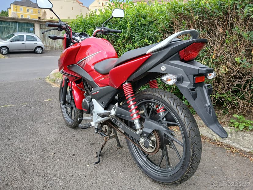 Honda CB 125 F jen 5700Km