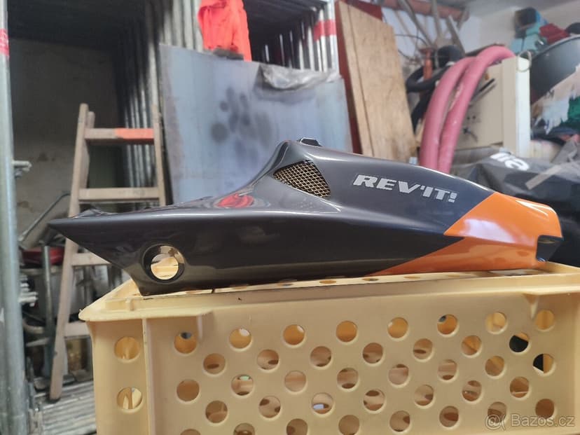 Aprilia RSV 1000 tuono podsedlová kapota