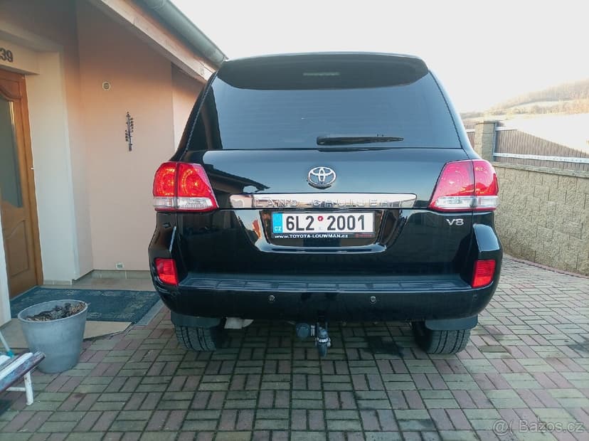 TOYOTA LAND CRUISER 200 4.5 DIESEL V8