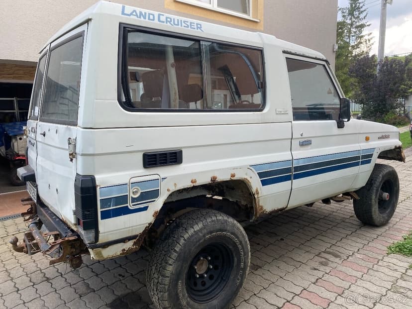 Toyota Land Cruiser KZJ73 na náhradné diely