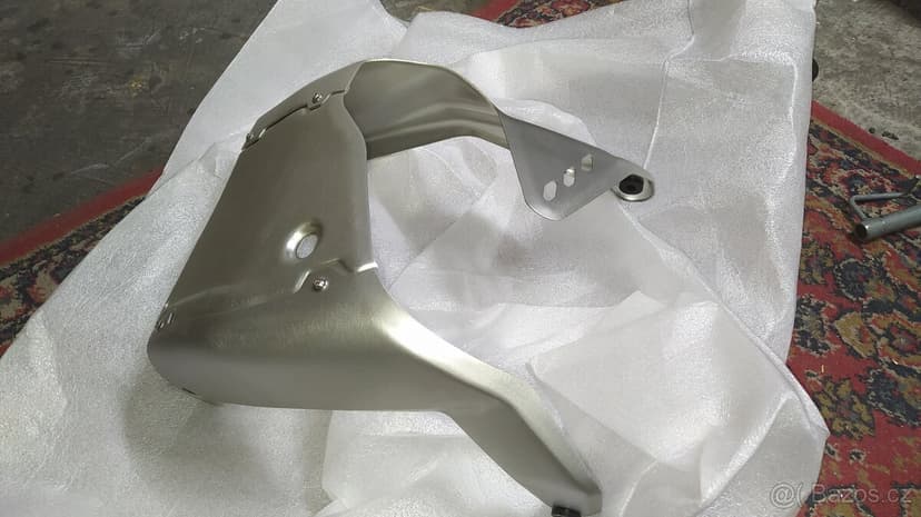 Multistrada v4 kryt pod motor