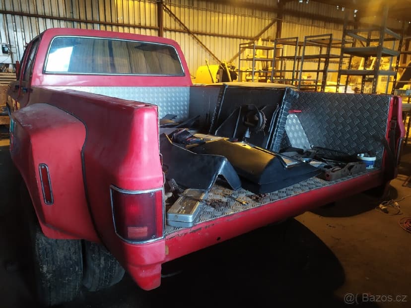 Chevrolet c30 dually korba 8ft - Sleva