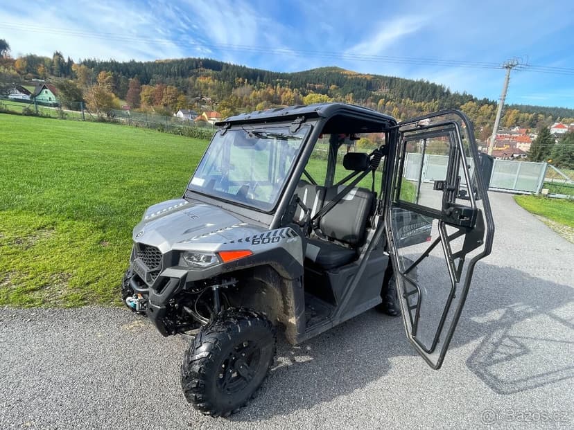 Čtyřkolka CF Moto 600 UTR