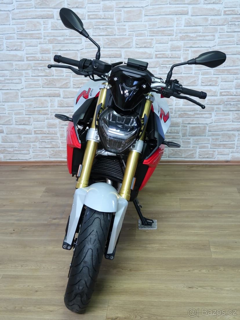 BMW F900R Sport 35kW výborná výbava, po velkém servisu