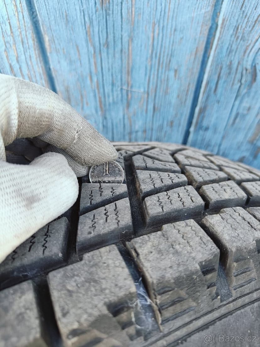 zimní offroad pneumatiky 4x4
215/70/R16
5x114.3 ET38