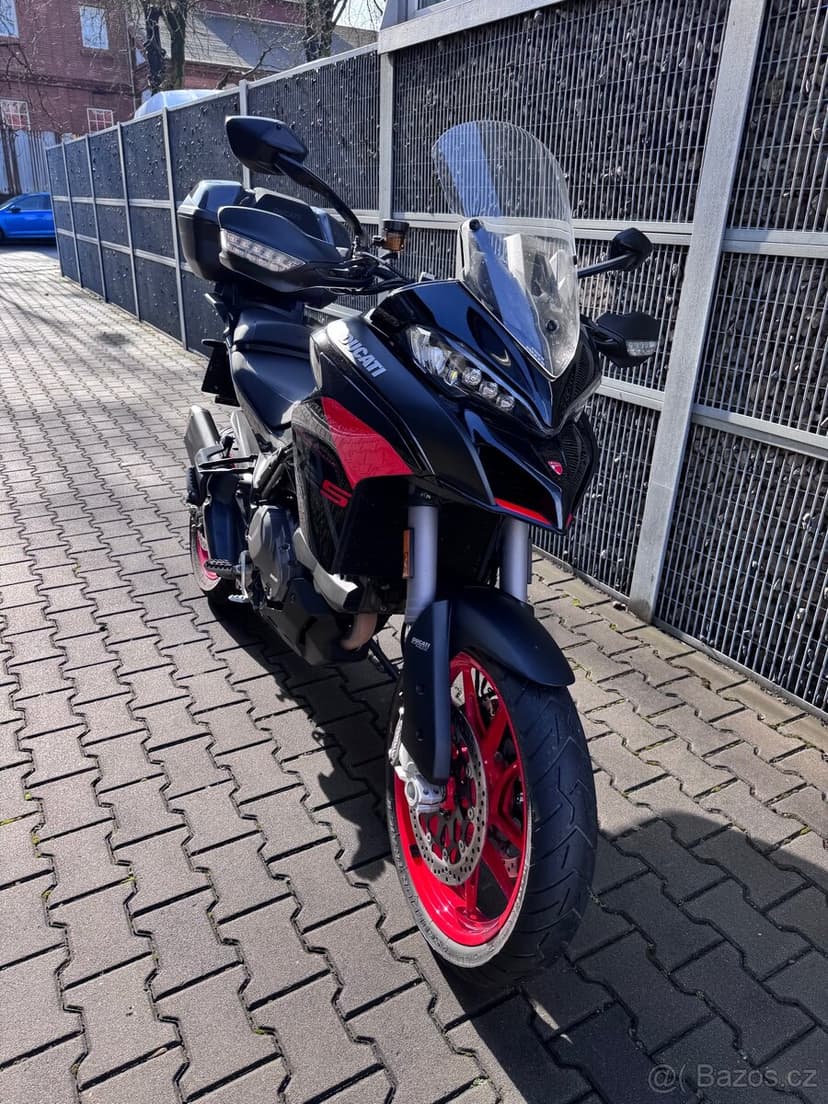 Ducati Multistrada V2S Black