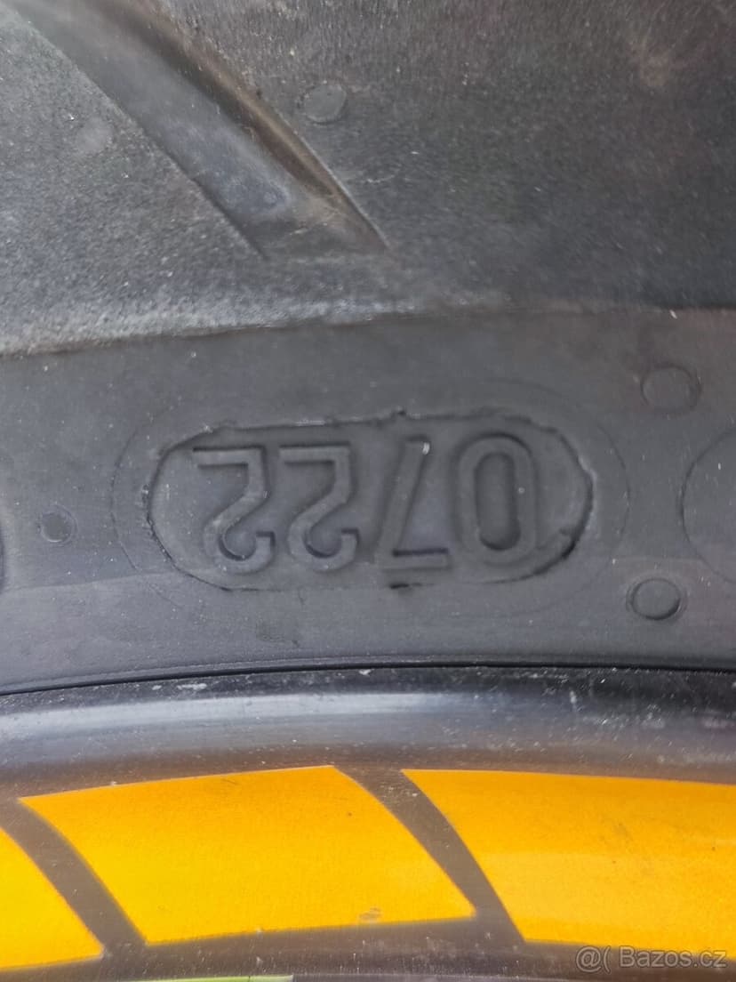 Přední kolo 120/70 R17