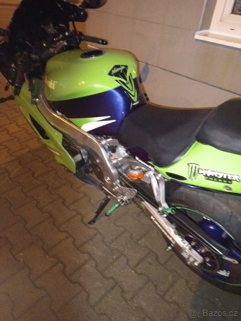 Kawasaki Ninja ZX 9 R