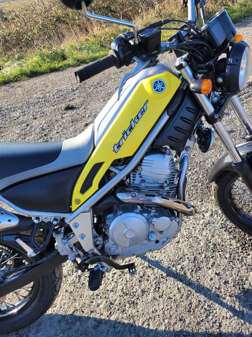 Yamaha XG 250 Tricker doklady štartér