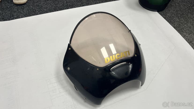 DUCATI Monster štítek a krovka, drobnosti