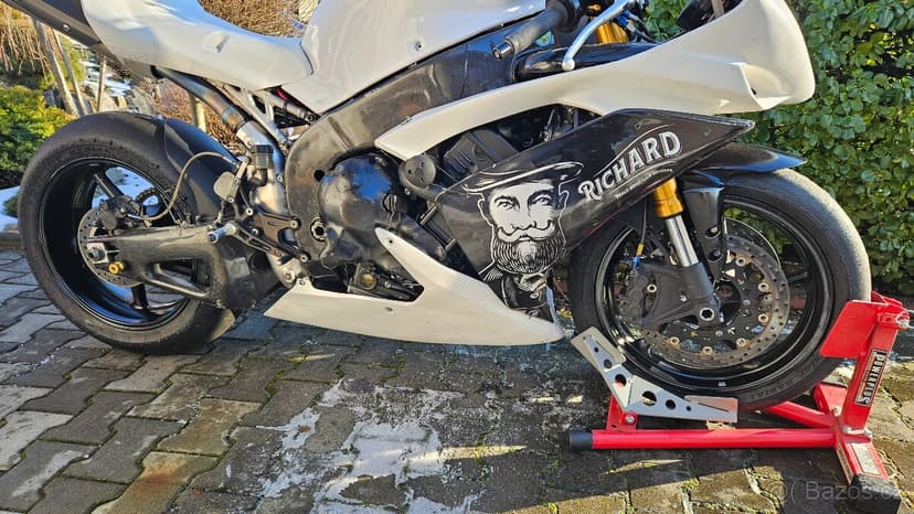 Yamaha R1 2008 - okruhovka