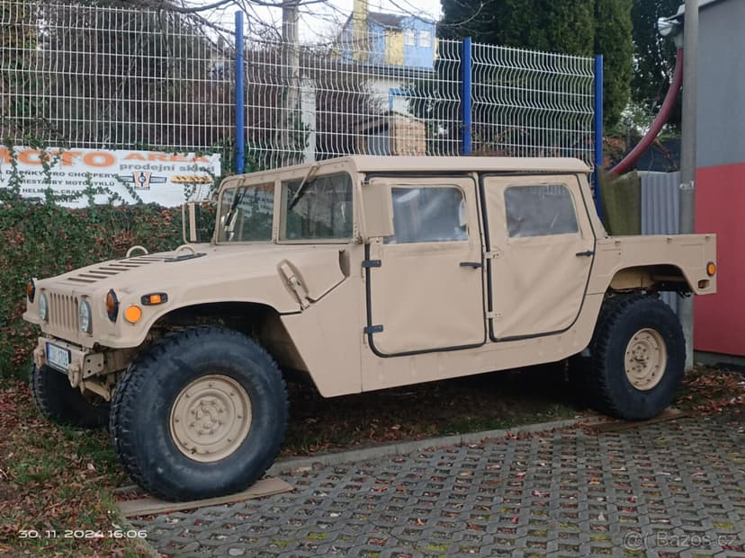 Humvee M998 Hummer H1