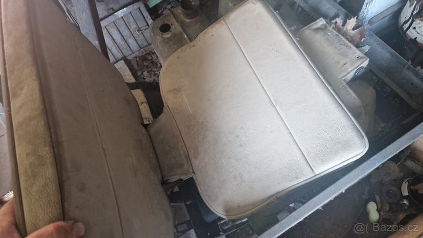 Land Rover Discovery 1 - 6. a 7. sedadlo do kufru