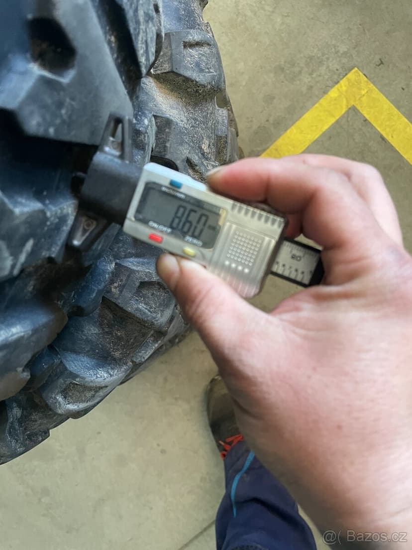 Pneu na ctyrkolku CST abuzz