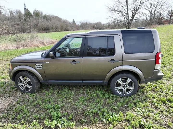 Land Rover Discovery 4 5.0 V8 HSE 7 míst