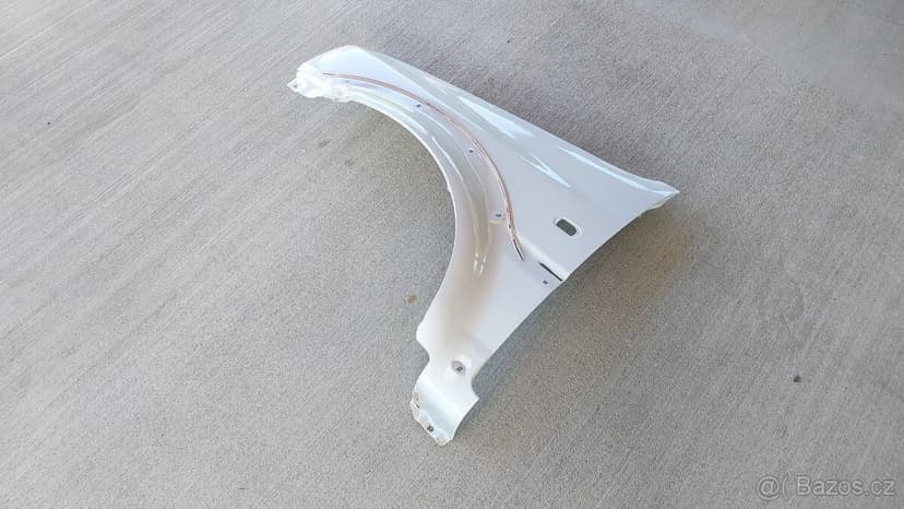 Suzuki Jimny – Blatník LP bilý