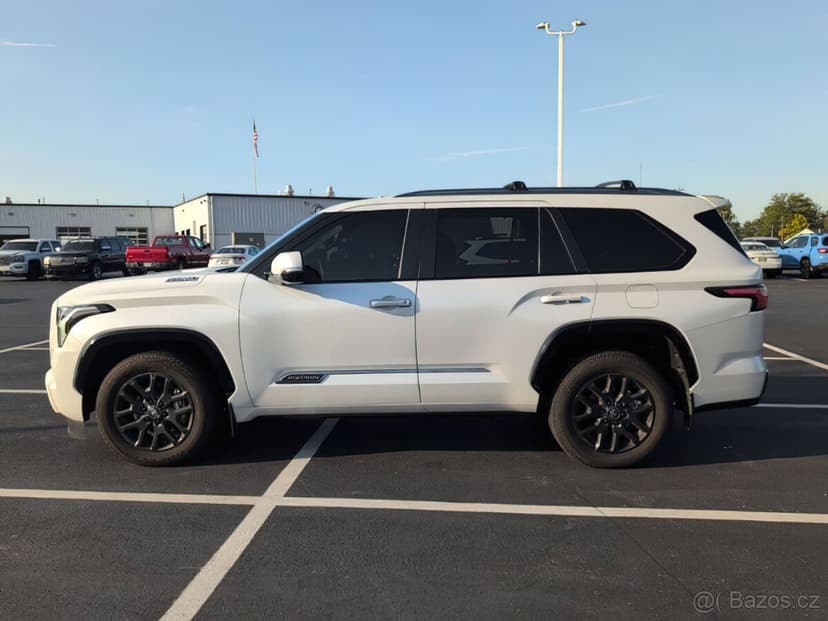 Toyota Sequoia Platinum 2025, 3,4 V6, 4X4, 7místné SUV