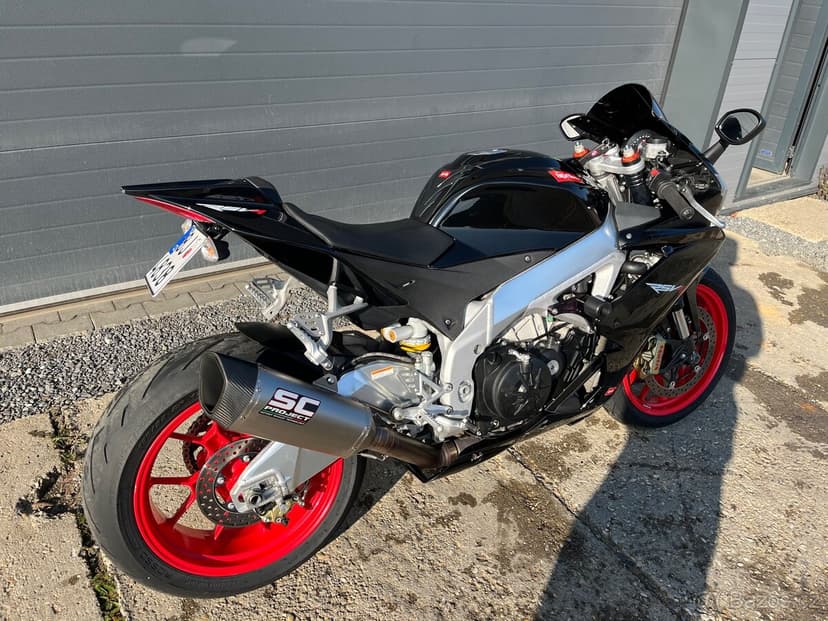 Aprilia RSV4 R