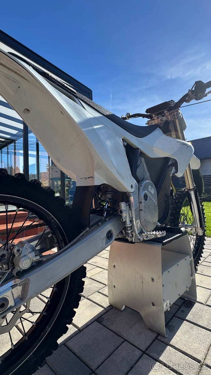 STARK VARG MX ALPHA 80HP ELEKTRICKÁ MOTORKA - [31.10. 2025]